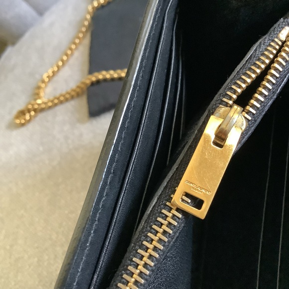 YVES SAINT LAURENT
Kate Small Smooth Leather Crossbody Bag Black - Picture 7 of 11